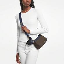 Michael Kors Túi đeo chéo in logo cỡ trung màu nâu và đen, thời trang đường phố sành điệu, dây đeo vai có thể điều chỉnh, ngăn đựng rộng rãi đựng son môi, khăn giấy và các vật dụng cần thiết, phụ kiện ví đựng tiền xu có thể tháo rời - Màu xanh nước biển - Xem 2