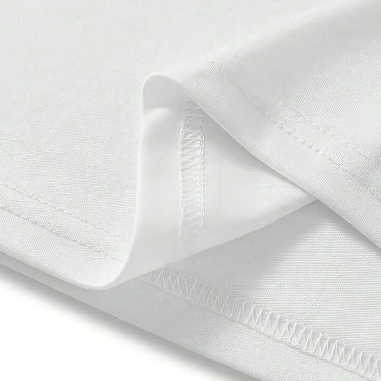 Camiseta Liquid Sunshine: Camisa de verano de Wo con gráfico de bebida de limón220G ofrece comodidad y durabilidad atemporales. Con un corte elegante y una textura suave, es tu esencial diario perfecto: fácil de combinar para looks casuales, aventuras de fin de semana o días relajados en la oficina. Un must-have en tu armario que se siente tan bien como se ve. Pensado, simple y con un estilo desenfadado - un regalo que ella realmente amará. - Blanco - Añade 4