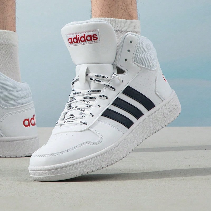 阿迪达斯男士休闲鞋，运动鞋，FY8616 - 顏色 - 查看 1