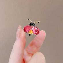 1pc Elegant Red Bee Pin, Zinc Alloy Casual Brooch For Women Everyday Wear, Spring/Summer/Autumn/Winter Halloween Dress Accessories Pin For Clothes Bag Charm Backpack For School Office Accessories Shirts Jacket Jewelry Christmas Clothes Pin Funny Cute Teacher Gifts Halloween Accessories Teachers Day - 紅色 - 查看 3