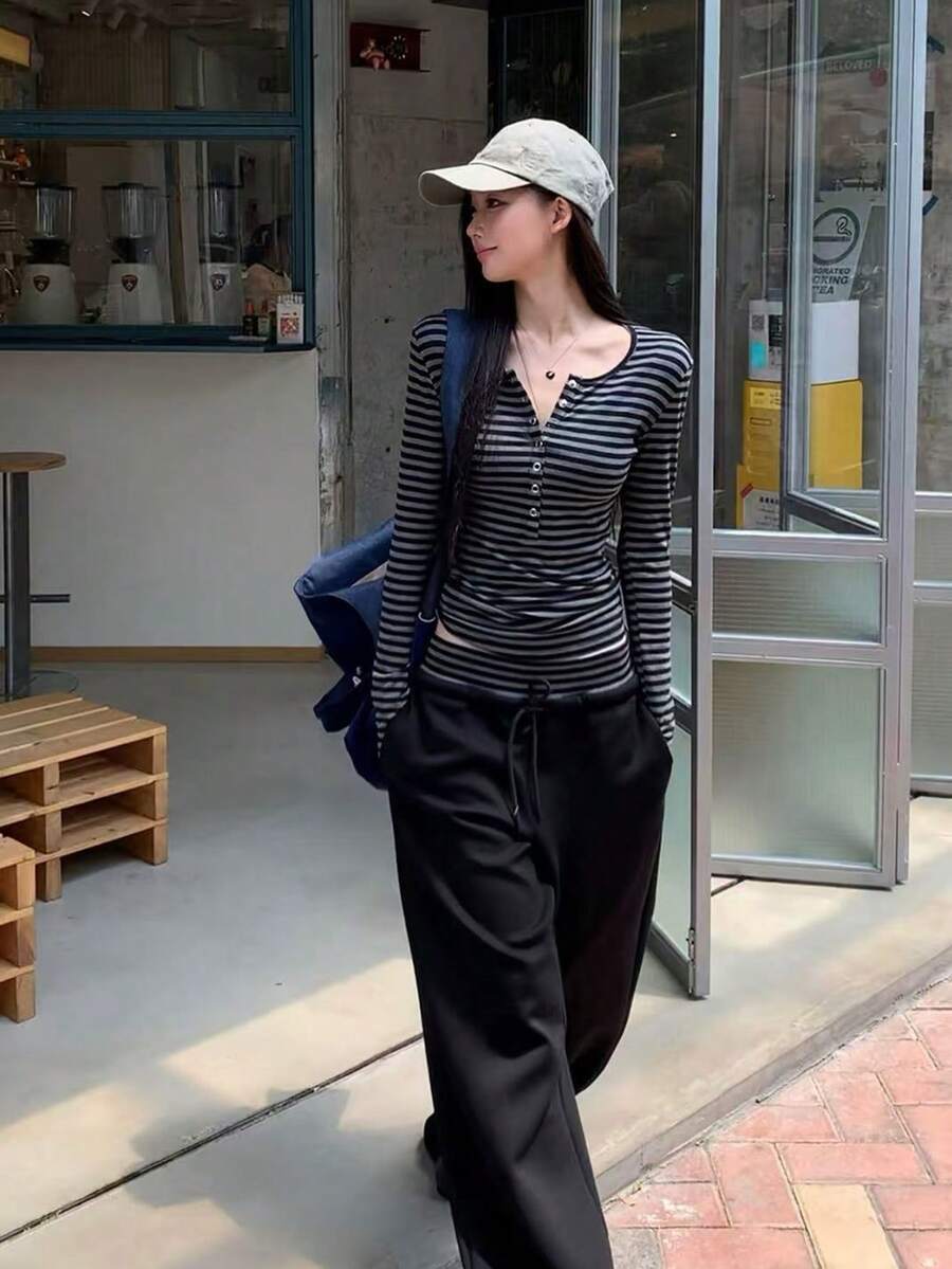 Women's New Striped Long Sleeve Base Layer T-Shirt, Fitted Niche Design Top Spring - Black and Gray Stripes - View 1