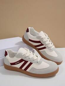 Tênis esportivo feminino leve para o verão, ideal para atividades ao ar livre. Novo modelo casual, plano e antiderrapante, com cores contrastantes para primavera/outono. - Borgonha - Ver 6