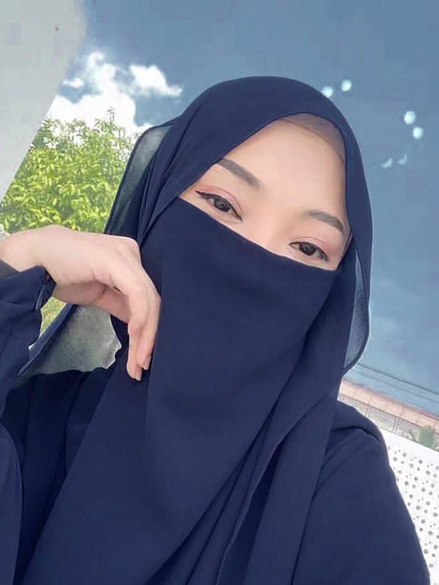 1 buah Jilbab Wanita Warna Polos Bahan Chiffon Lembut Gaya Timur Tengah, Jilbab Konservatif Arab dengan Karet Elastis Warna Polos, Cocok untuk Penggunaan Sehari-hari dan Pakaian - Navy Blue - View 1