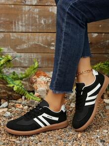 Women's Summer Lightweight Outdoor Sport Shoes, Spring/Autumn New Casual Flat Non-Slip Splicing Colors Athletic Sneakers - Black - View 3