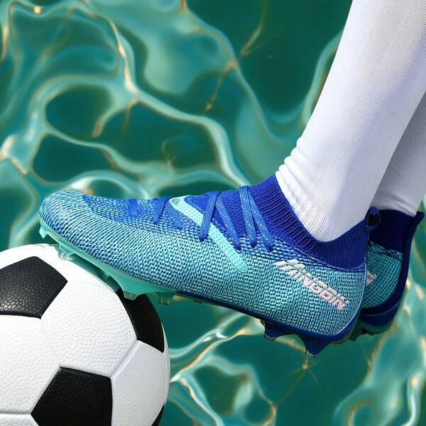 1 paire de crampons de football unisexes pour adultes, étudiants et jeunes. Chaussures de sport d'équipe de compétition outdoor à tige basse. Grands modèles avec crampons antidérapants durables AG/FG pour pelouse naturelle et terrain meuble. Chaussures de football d'entraînement pour hommes/femmes avec lacets, en cuir. Design léger haute performance antidérapant. Crampons de football professionnels de haute qualité. Disponibles en plusieurs couleurs.