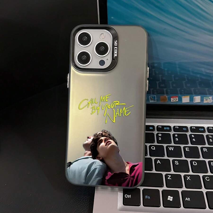 Funda para con personajes de Llámame por tu nombre.Compatible con modelos 17, 16E, 16, 15, 14, 13, 12, 11, Pro,,, X, XR, XS, 8 y Plus.Diseño antigolpes con acabado mate.17 17promax - Negro - Ver 1