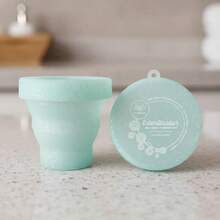 Angelcup Sparkle Edition – Vasito Plegable con Glitter ✨ Esterilizador para Copa Menstrual | Silicón Reutilizable, Portátil y Ecológico | 4 Colores Cute Aesthetic - Aqua Dream - Ver 1