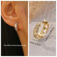 1 par de pendientes vintage de estilo elegante con diseño hueco en forma de cruz