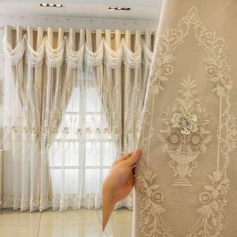 1 st. europeisk retro broderad pärlbesatt mörkläggningsgardin, upphängd med toppgenomföring, svart baksida, kraftig mörkläggning, lämplig för vardagsrum, sovrum, kök, balkong, trädgård, gardindekor