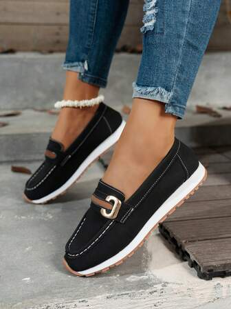 女士黑色金属扣乐福鞋 - 休闲舒适日常穿着