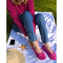 Isotoner Women's Diamond Microterry Gemma Ballerina Slippers With Memory Foam Comfort And Suede Sole{Inchsize_nameinch:Inch8-9inch,Inchcolor_nameinch:InchBlackinch} - 黑色雪佛龍 - 查看 4