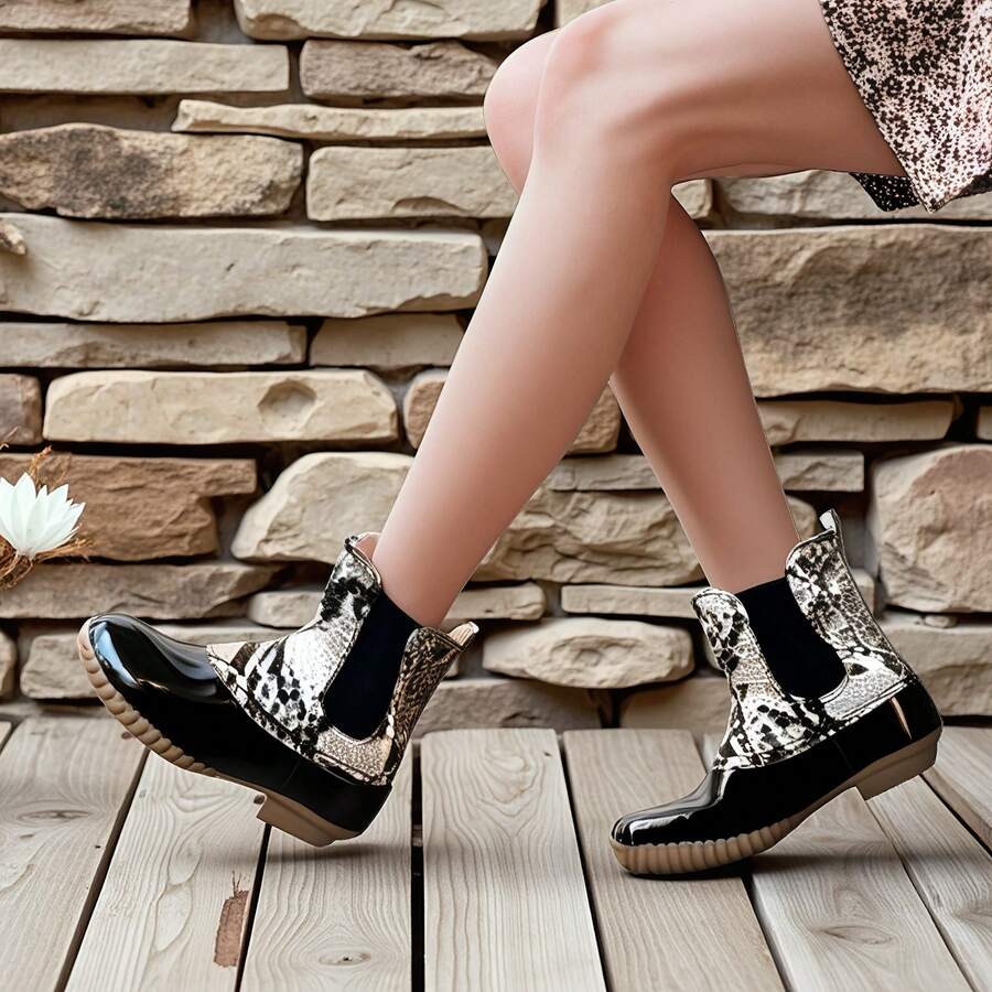 WOMENS LACE UP WEATHER DUCK BOOTIES - Black - View 1