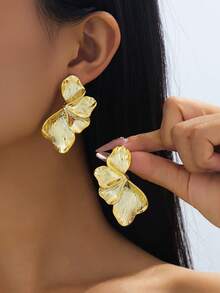 1 par de pendientes de mujer con diseño minimalista de media flor con acabado metálico, regalo para ella