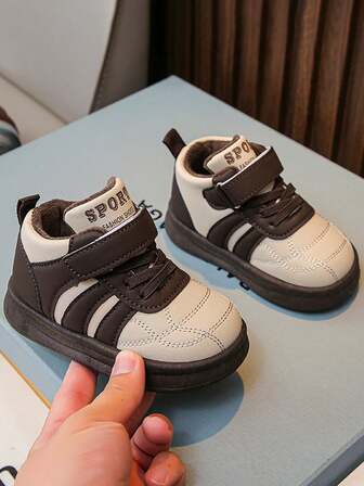 Nuevos zapatos deportivos casuales con suela blanda para niños, zapatillas deportivas cálidas para niños y niñas