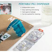 Reise Pillenorganizer - tragbare, taschengroße Pillendose mit 10 Fächern. Kompakt und praktisch zum Aufbewahren von Fischöl, Kalziumtabletten, Vitaminen und Pillen. Doppelschicht-Verschlussdesign für sichere Medikamentenlagerung. Erhältlich in Grün oder Grau. Geeignet für Reisen, Geschäftsreisen und den Heimgebrauch. Medizintasche Pillendose Pillencontainer Krankenhaustasche Erste-Hilfe-Set Medizinorganizer Medizinaufbewahrungstasche Reiseessentials Kreuzfahrtessentials Urlaubsessentials