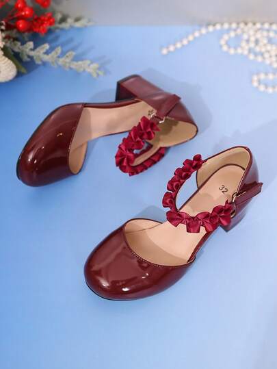 1双女童褶皱花卉装饰漆皮防滑圆头绑带中跟甜美平底鞋 - 适合日常通勤和度假穿着