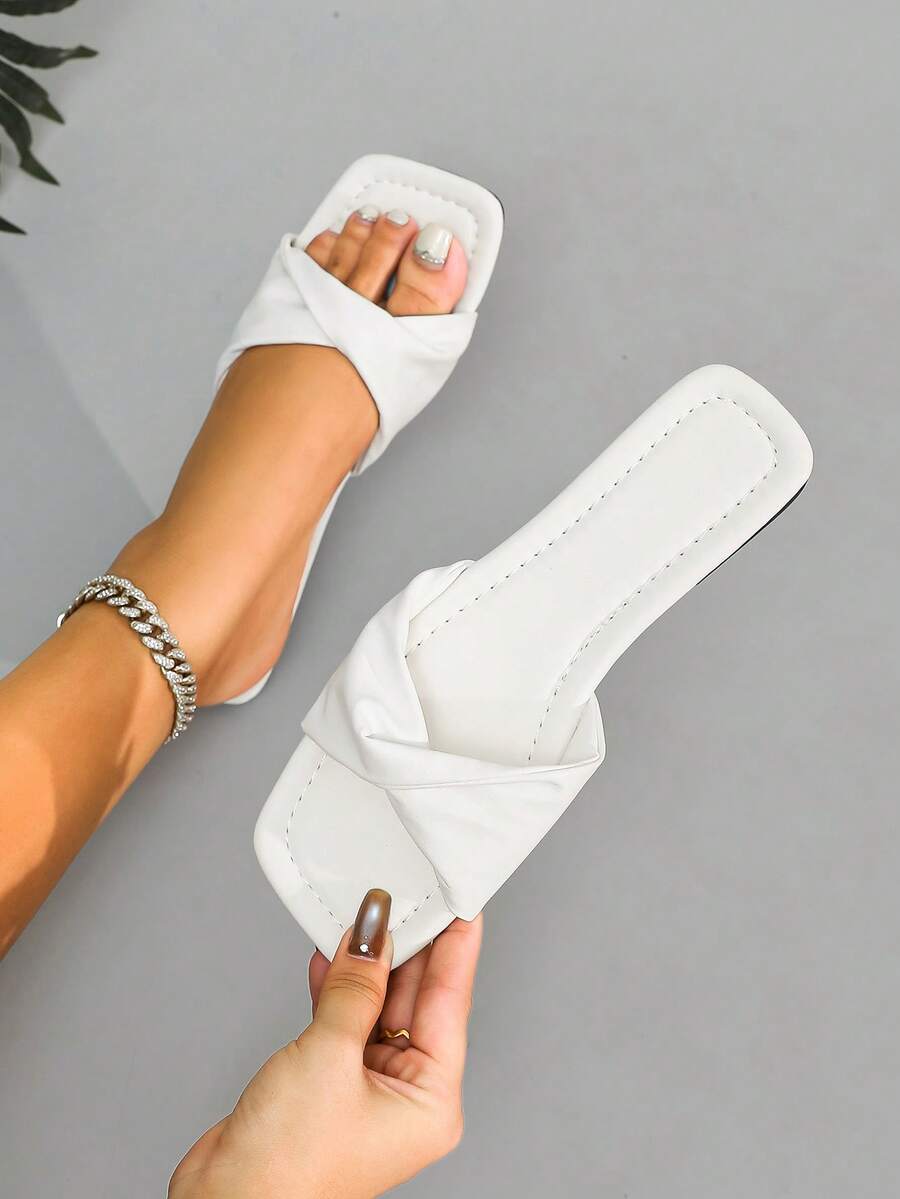 Dép xăng đan đế đen mùa hè mới màu trắng dễ thương, dép quai ngang mũi vuông thời trang nữ.