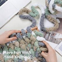 Chunky Yarn Hand Knitting - #10 Chunky Chenille Blanket Yarn, Jumbo Big Thick Chunky Yarns Crocheting, Tie Dye Bulky Knit Yarns, 8 Skein 25 Yds 8 Oz Each Skein SageKhaki - 8 件裝 + 奶油色&鼠尾草色&灰色&卡其色 - 查看 5