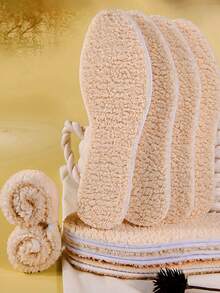 6 PIEZAS. Plantillas térmicas para zapatos. Plantillas cálidas. Recortables. Plantillas de lana. Transpirables y cálidas. Almohadillas para los pies para clima frío de alta resistencia. Adecuadas para correr, senderismo, botas. Plantillas de invierno cálidas unisex. Para hombres y mujeres. Regalo ideal para atletas y entusiastas del aire libre. Imprescindible para senderismo. Textura esponjosa. Tacto suave.