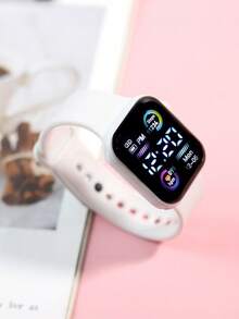 1块方形表盘运动休闲手表，适合跑步、青少年、学生佩戴，也适合日常佩戴、圣诞节等各种场合，是送给朋友的理想礼物。