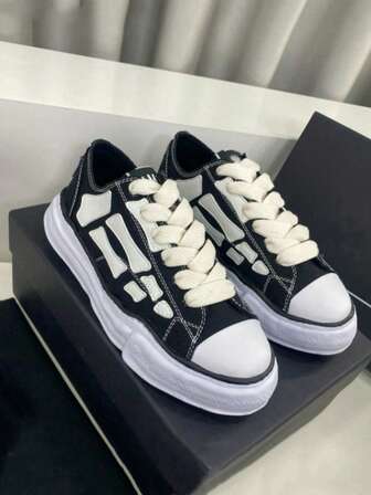 2025 New MMY Shoes Collaboration With Famous Designer, Classic Non-Slip Durable Lightweight Low-Top Sneakers, Suitable For Men And Women, Campus Couple Style, Black And White Colorway