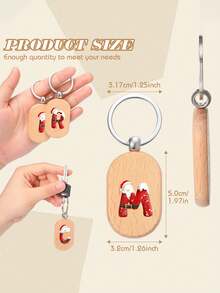 1 قطعة من سلسلة مفاتيح خشبية بنمط الحروف A-Z لخلق جو احتفالي، ديكور حقيبة بطراز عيد الميلاد، قلادة، زينة، تميمة، علامة، خفيفة الوزن وقابلة للحمل، فاخرة، قلادة خشبية بالحرف الأول، هدية صغيرة إبداعية، قلادة حقيبة، علامة خشبية، سلسلة مفاتيح، اكسسوارات DIY، هدايا حفلات العطلات