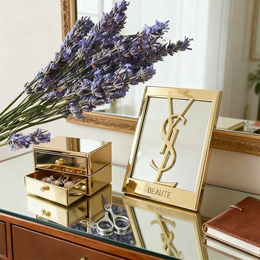 Yves Saint Laurent Specchio quadrato dorato, sensazione di alta qualità, logo grande, facile da trasportare, ritocchi, uso quotidiano