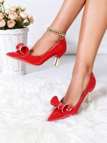 A Pair Of Tacones Rojos,Red Pumps,Red Heels,Red Heels For Women,Zapatos Rojos,Red Shoes With Bow- Zapatos De Tacón De Mujer,Tacones De Mujer Elegantes,Pointed Toe Heels,Tacones De Mujer Elegante,Zapatos De Mujer Elegante,High Heels For Women,Shoes For Women Elegant,Women Work & Protective Shoes,Women Uniform Dress Shoes,Wedding Shoes For Bride,Women's Heels,Closed Toe Heels,Shoes For Women,Heels,Shoes,Zapatos De Vestir Mujer,Tacones De Mujer,Tacones,Zapatos,Sandalias De Mujer Elegantes,Tacones Elegantes,Closed Toe Heels For Women,Women Shoes,Women's Shoes,Shoe,Work Shoes,Zapatos Elegantes De Mujer For Women Aged 18-35 | Ideal For Suitable For All Seasons,Can Be Worn For Daily Life,Dates,Shopping,Outings,Parties,Work,And Can Be Paired With Pants And Skirts. - 紅色 - 查看 1