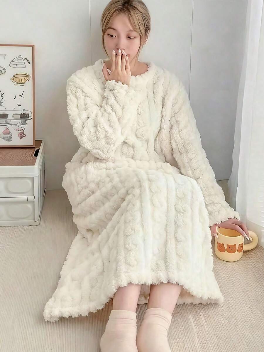 女士加大码连帽长袖珊瑚绒浴袍,女士新款珊瑚绒长款睡袍,珊瑚绒长袍,新款冬季加大码睡衣保暖家居服套装,保暖内衬长袖圆领法兰绒长袍,适合秋冬夏季婚礼、家居浴室装饰的休闲连衣裙,也可户外穿着,冬季保暖装饰 - 彩色 - 查看 1
