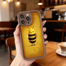 Cubierta de teléfono con borde negro y diseño de abeja amarilla sosteniendo una taza de café para uso diario en cafeterías y espacios casuales Aplicable a los teléfonos de la serie Apple y Galaxy - Blanco - Ver 4