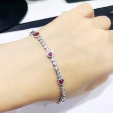 925银红色心形宝石水钻手链，浪漫设计展现优雅精致之感，适合日常通勤、约会、情人节、婚礼及各种场合佩戴。