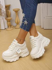 新款网面休闲女鞋，透气时尚百搭女士厚底运动鞋