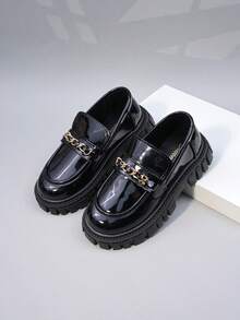 Nuovi mocassini in pelle casual da ragazza con suola spessa, scarpe con plateau nere antiscivolo in stile britannico per bambini, Oxford lucidi con plateau piatti da principessa per ragazze