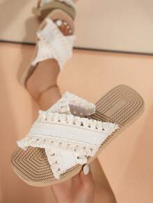 女士夏季拖鞋，波西米亚流苏交叉绑带平底凉鞋，休闲沙滩旅行度假方头拖鞋，米色 - 米色 - 查看 3