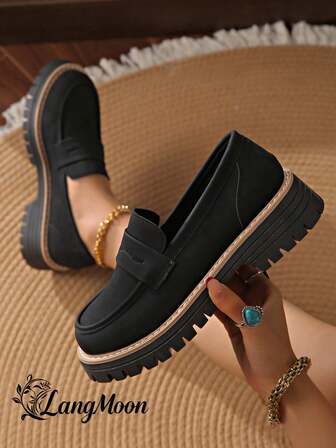 2026 Nya Damloafers i Högkvalitativ Mocka, Platta Loafers i Casual, Bekväma Dekorativa Slip-On, Lätta, Andningsbara Modeloafers för Dam, Lämpliga för Campus, Fest, Samlingar, Moderna Damskor i Högkvalitativt Lädermaterial med Minimalistisk Design, Söt Campus Elegant Prinsessstil, Enfärgad Sexig High-End, Prinsessa i Ins-Style Lämplig för Fest och Vardagskläder, Damskor, Lämpliga för Bröllop och Andra Högtider