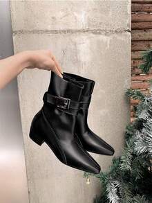 Giày bốt cao gót kitten heel kiểu phương Tây đa năng, khóa kéo bên hông, phong cách công sở Thu/Đông 2026, chất liệu da lộn màu nâu mới, giá 4.89 (500+) - màu đen - Xem 5