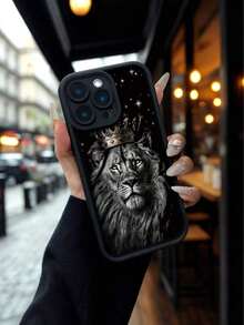 Una elegante funda para  con un llamativo diseño de corona de león, compatible con los modelos  16E, 15, 14, 13, 12, 11/XR/XS MAX/MINI Pro/PLUS/Pro Max. También compatible con Samsung S25/S24 Ultra/S23 FE/ Modelos S22PLUS/S21/S20/NOTE20/A55/A54/A35/A34/A32/A25/A24/A21S/A16/A15. Fabricada con material TPU, esta funda protectora ofrece absorción de impactos, resistencia a caídas y protección contra manchas, lo que la convierte en un accesorio esencial para uso personal o para regalar. Perfecta para San Valentín, Halloween, Navidad, Año Nuevo y todas las ocasiones festivas. - Negro - Ver 2