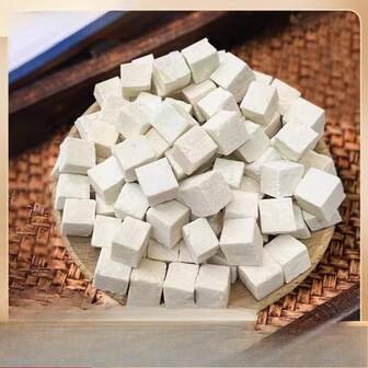 1包90克/120克/150克/180克/210克人造装饰干花，香氛干花，白茯苓干花工艺品，适合DIY手工材料，艺术香薰装饰，适用于客厅、卧室、办公室、咖啡厅装饰，适用于各种节日和活动，可用作节日活动装饰干片，也适用于蜡烛装饰、手工皂装饰、派对氛围装饰