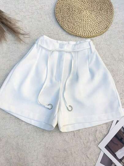 Shorts Feminino Alfaiataria Cordão Detalhes em Argola Cintura Alta Bolsos Zíper Casual Social Chic