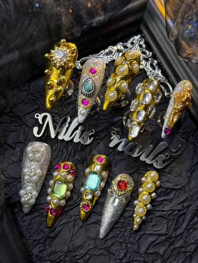 10pcs Long Stiletto Handmade WearableNails Press On Nails, Spring/Summer Nails Supplies, Gold Chrome&Silver Sparkling Tie Dye Nails Like Starry Sky Nail Gradient Nails, Paired With 3D Heart Pearl Jewelry Resembling Baroque, Cute, New Year&Daily Use For Women And Girls Vacation, With 1 Jelly Pad And 1 Nail File