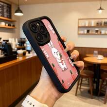 Funda de telefono con borde negro para iPhone con estampado de conejos y zanahorias en color rosa claro ideal para uso diario en cafeterias y salas de estar Aplicable a los teléfonos de la serie Apple y Galaxy - Blanco - Ver 6