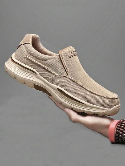 男士新款轻便防滑大码休闲透气宽脚一脚蹬乐福鞋，平底舒适步行鞋，适合四季户外休闲运动