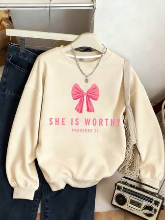 休闲风格蝴蝶字母印花圆领卫衣，适合秋冬季节穿着，适合学生日常穿着、参加派对、上学、音乐节、度假、通勤等各种场合。