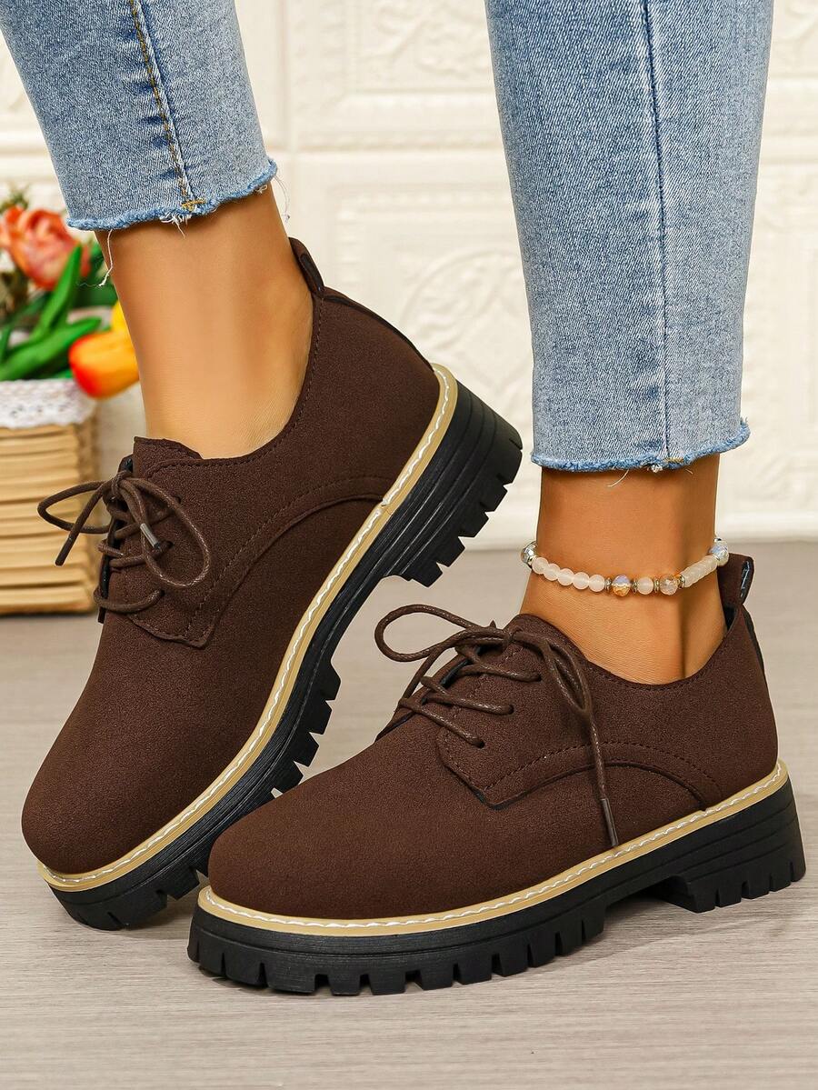 女士新款纯色朋克商务学院风休闲天鹅绒纯金属学院家居休闲皮鞋，适合所有季节 - 棕色 - 查看 1