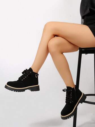 Women's Black/Faux PU Lace-Up Flat Fashion Ankle Boots, Suitable For Various Occasions, Punk Metal Eyelet Lace-Up Comfortable House Slippers