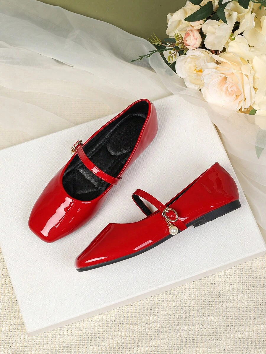 HFSHUNXY Flatjoy 2026 優雅夏季女款紅色方頭瑪麗珍平底鞋,通勤百搭,優雅時尚,休閒極簡,適合購物、約會、派對、宴會、情人節,單條帶扣設計 - 紅色 - 查看 1