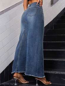 Women's Slim Fit Mid-Length Non-Stretch Denim Skirt, With Split Hem Detail And Pockets Design - Casual Mid-Length Denim Skirt For Spring, Summer, Autumn And Winter - Dark Wash - View 2