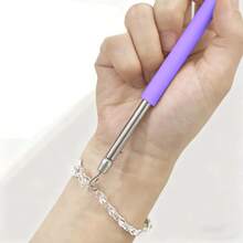 Bracelet Helper, Hand Chain Auxiliary Tool Bracelet Fastener Helper, Jewelry Helper Bracelet Clasp Helper, Portable Bracelet Tool Jewelry And Hooking Equipment Bracelet Attachment Tool, Adjustable Bracelet Fastener - Easy-To-Use Jewelry Helper For Women Used For Necklace And Bracelet Buckle Zipper Adjustment, Jewelry Wearing Assist, Purple - 紫色 - 查看 1