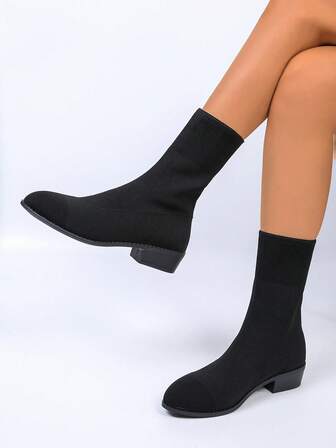 秋冬女式加大码中筒靴，欧美时尚新款圆头厚底靴，粗跟靴，黑色