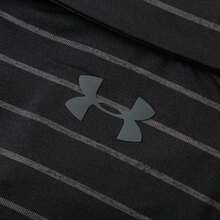 Under Armour Polo de manga corta con rayas de la gira de playoffs para hombres, negro, entrenamiento deportivo casual 1351130-001